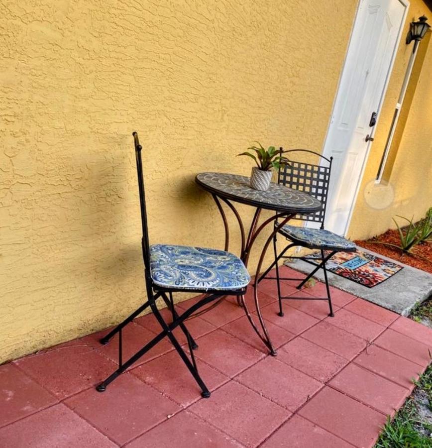 A Treasure Coast Gem- Private Entrance And Private Bathroom Port St. Lucie Exterior photo